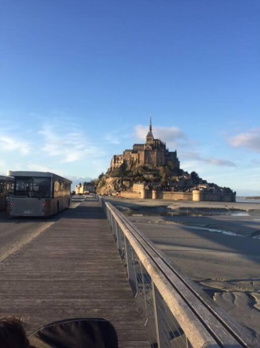 פונטורסון Maison Familiale A 10 Min Du Mont Saint Michel מראה חיצוני תמונה
