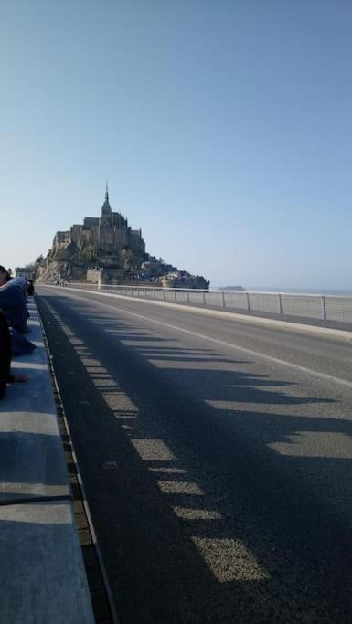 פונטורסון Maison Familiale A 10 Min Du Mont Saint Michel מראה חיצוני תמונה